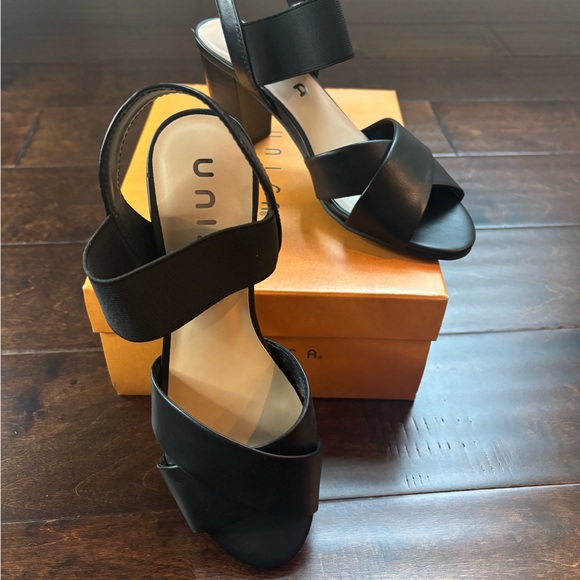 Unisa block heel sandals, size 7, NWT - Picture 2 of 5